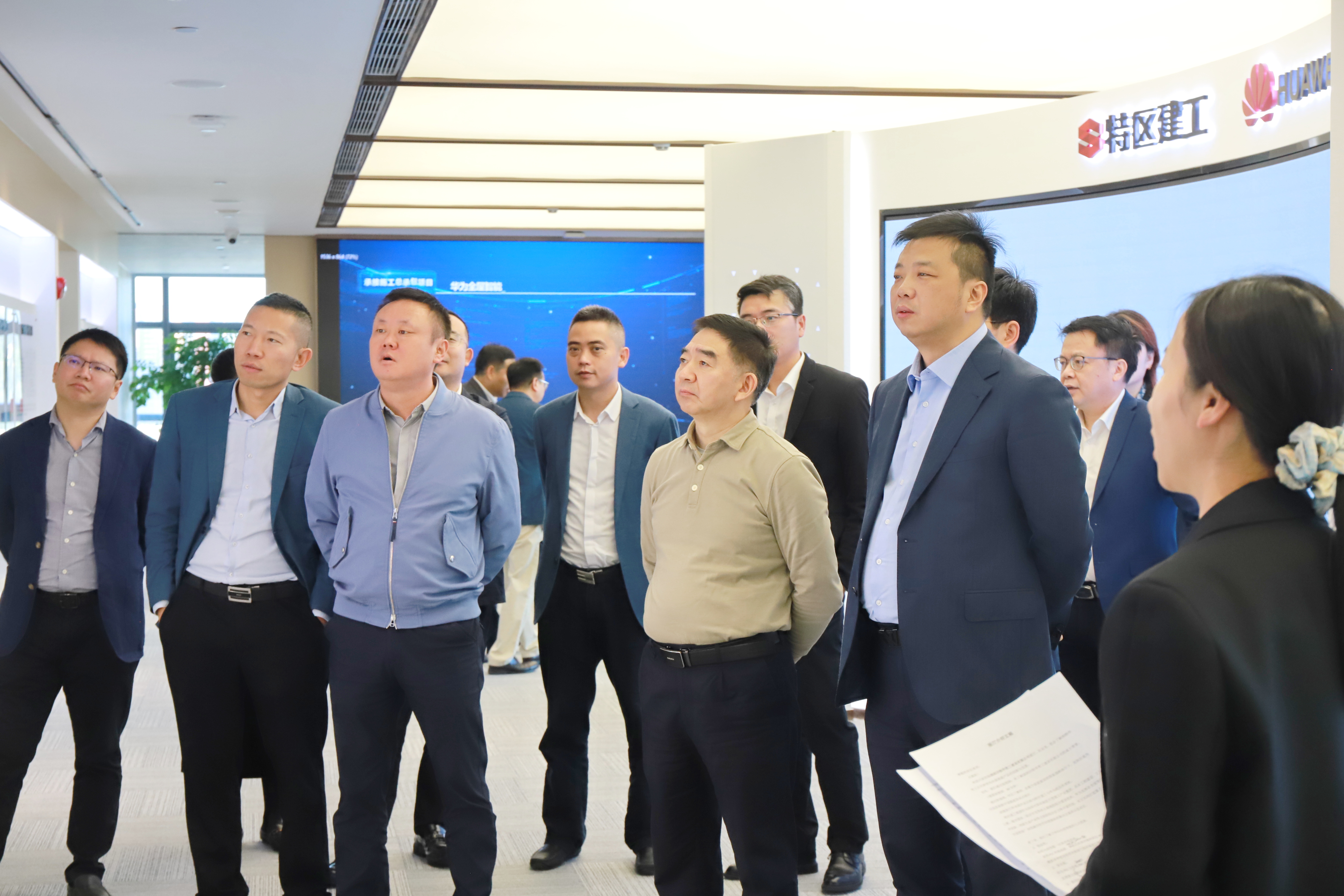 参观.JPG 参观.JPG