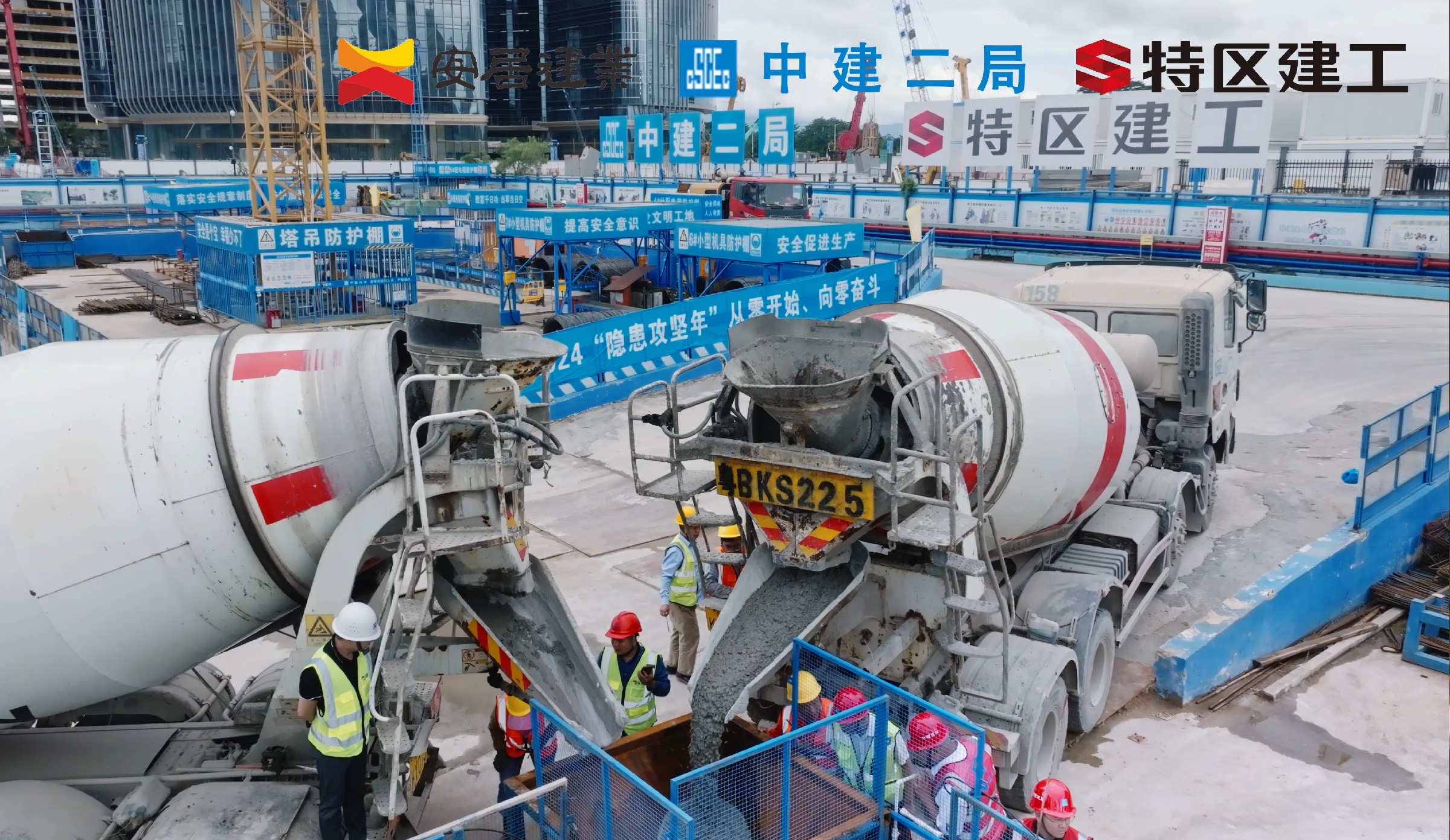 图片5深圳湾超级总部基地B塔项目国内最深民用建筑基坑浇筑施工.jpg 图片5深圳湾超级总部基地B塔项目国内最深民用建筑基坑浇筑施工.jpg