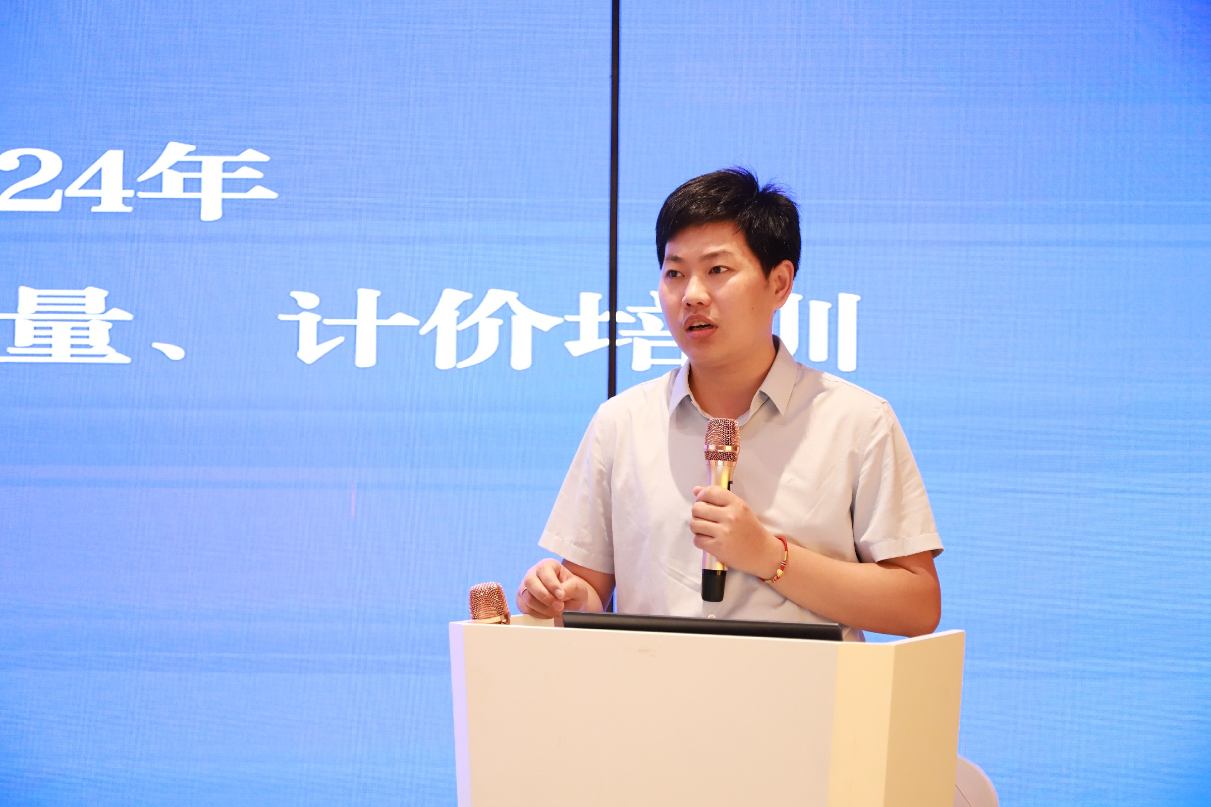 IMG_9932.jpg IMG_9932.jpg