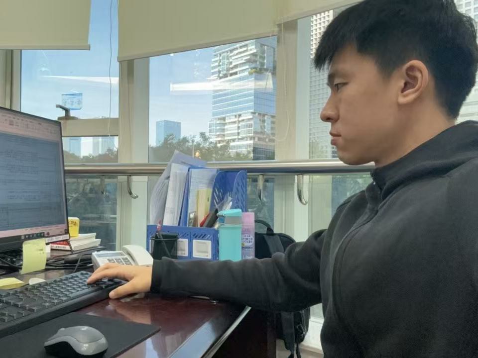 杨智涵.jpg 杨智涵.jpg