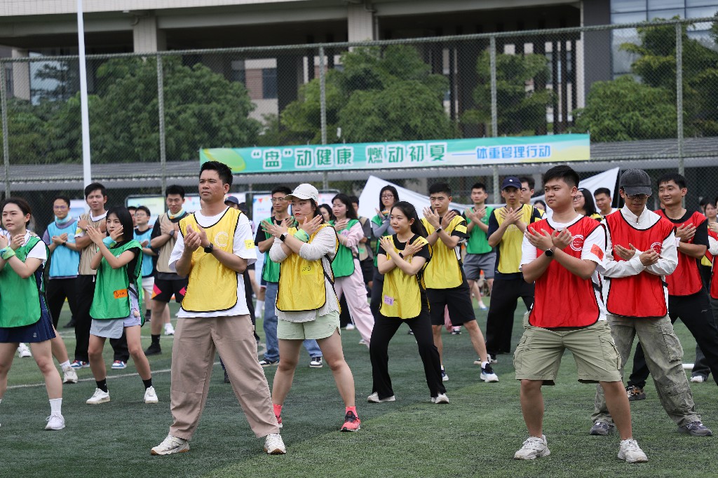 八段锦 (2).jpg 八段锦 (2).jpg